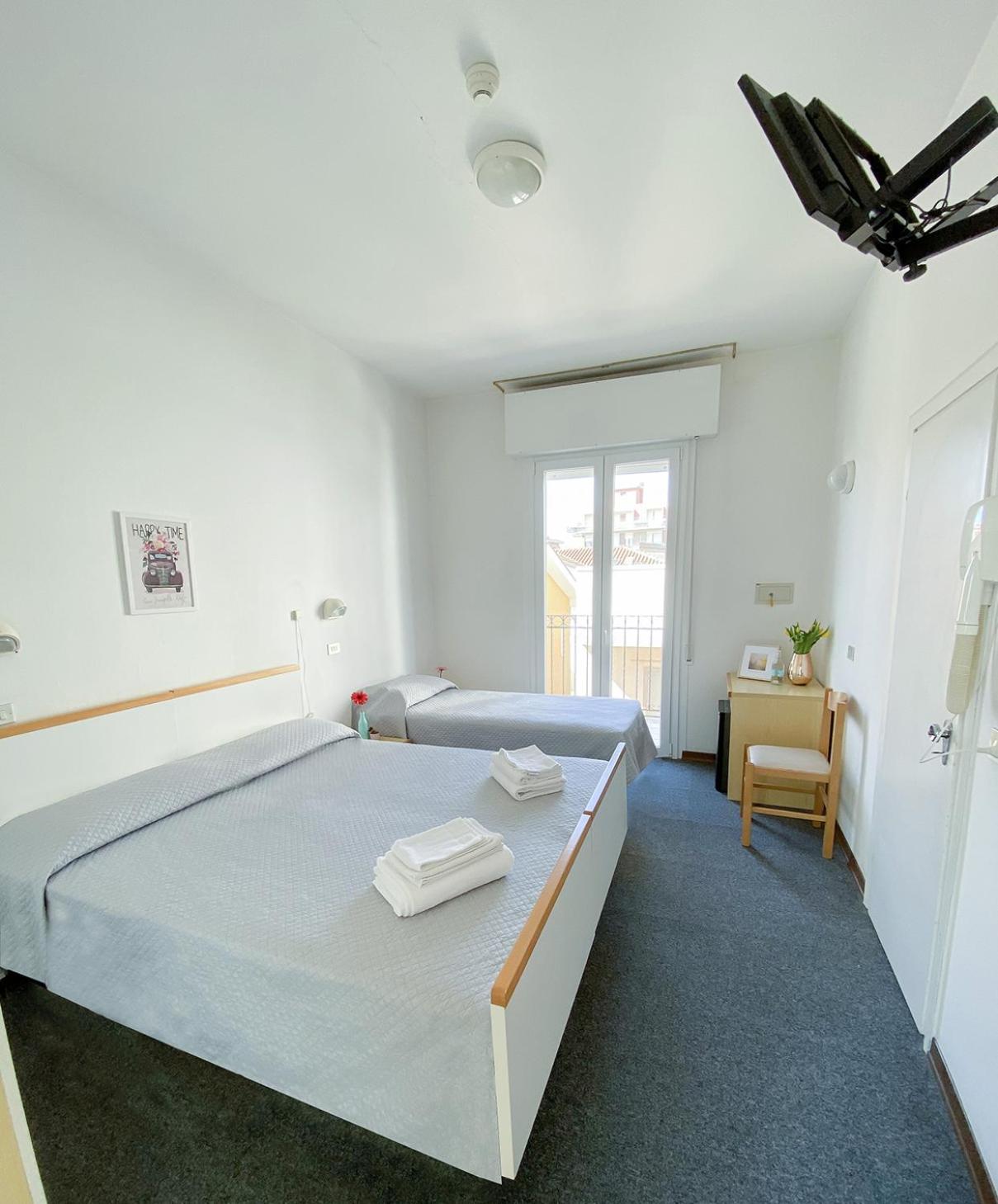 Hotel Berlino Cattolica Exterior photo