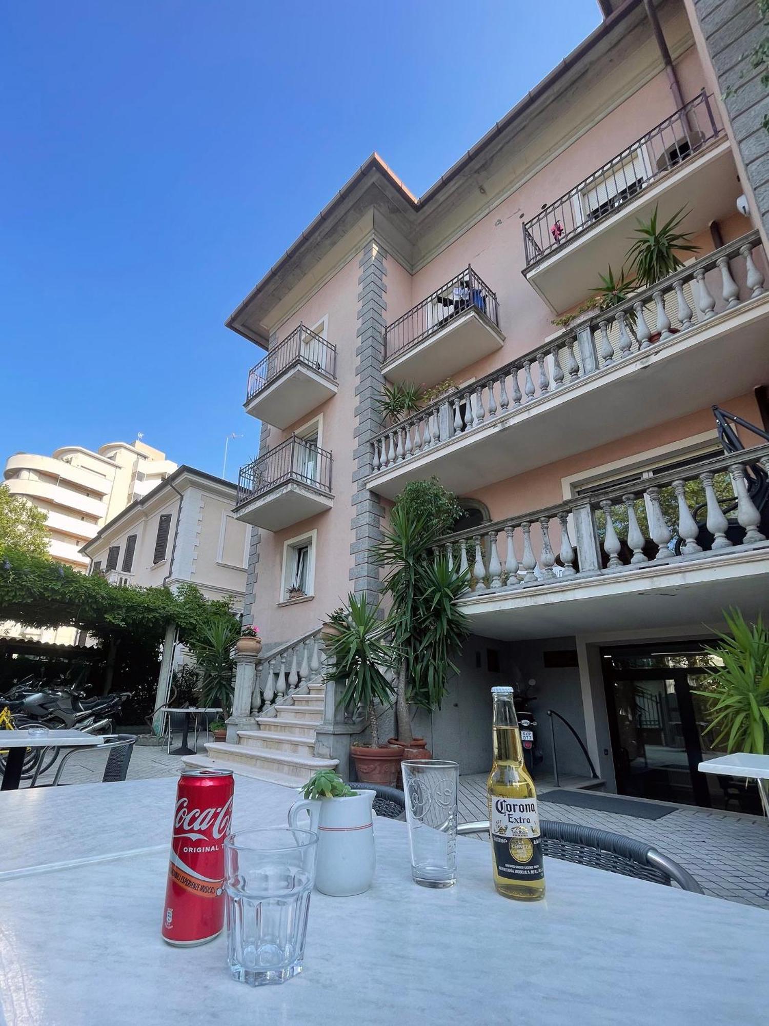 Hotel Berlino Cattolica Exterior photo